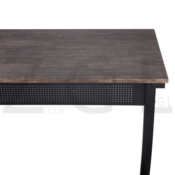 Simple And Versatile Desk